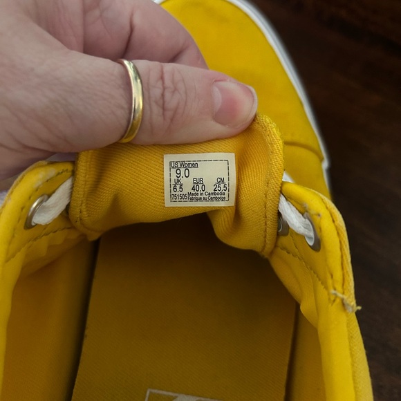 VANS
WARD LACE UP SNEAKERS WOMEN'S - Picture 11 of 12